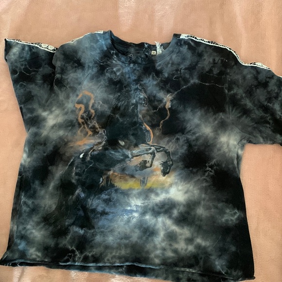 Buckle Graphic Tee - Picture 1 of 1